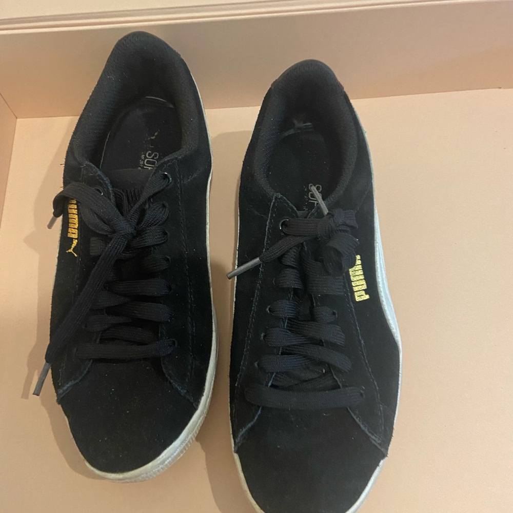 Puma Men's Black and Gold Sneakers